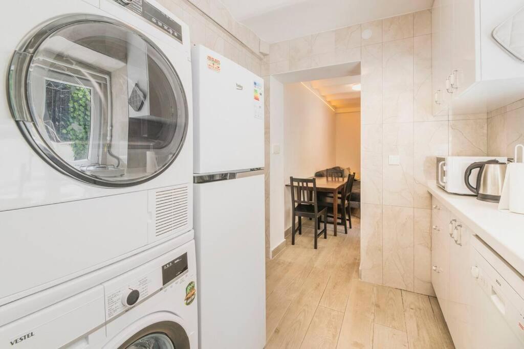 Beautiful 2Br House W/Ac 400Meters Taksim Square Leilighet Istanbul Eksteriør bilde