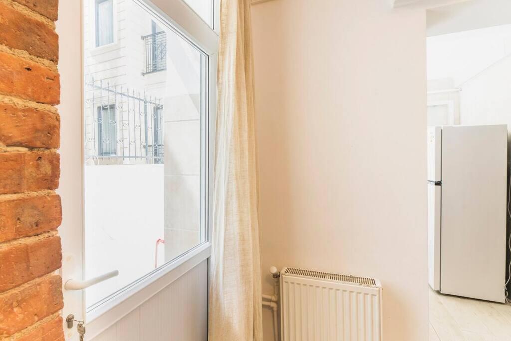Beautiful 2Br House W/Ac 400Meters Taksim Square Leilighet Istanbul Eksteriør bilde